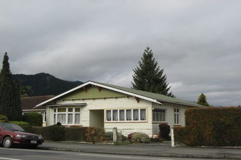 Photo of property in 50 Waller Street, Murchison, 7007