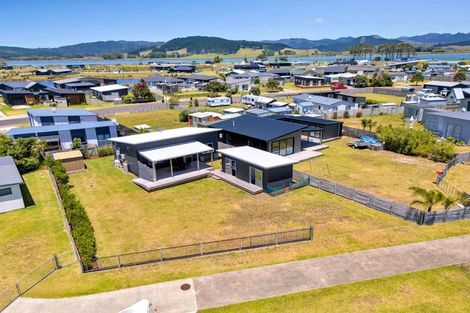 Photo of property in 112 Mahoe Place, Matarangi, Whitianga, 3592