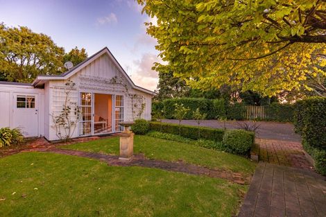Photo of property in 84 Parkes Avenue, Saint Johns Hill, Whanganui, 4501