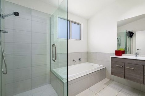 Photo of property in 10 Mcleod Avenue, Wanaka, 9305