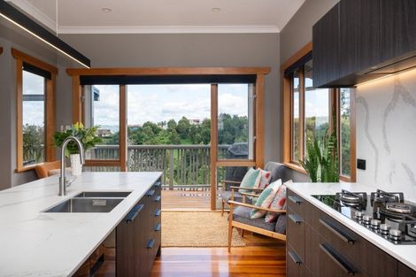 Photo of property in 11 Lawrence Road, Hospital Hill, Napier, 4110