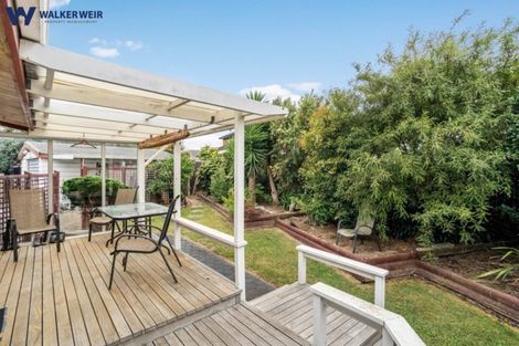 Photo of property in 3 St Annes Crescent, Wattle Downs, Auckland, 2103