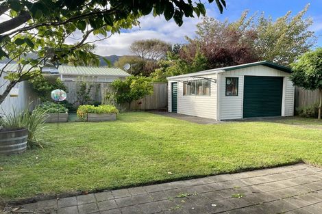 Photo of property in 30 Awamutu Grove, Waiwhetu, Lower Hutt, 5010