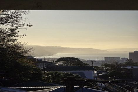 Photo of property in 35 Patanga Crescent, Thorndon, Wellington, 6011