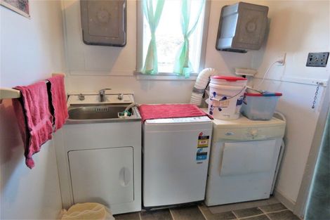 Photo of property in 73 Orawia Road, Tuatapere, 9620