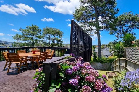 Photo of property in 17 Bushglen Court, Browns Bay, Auckland, 0630