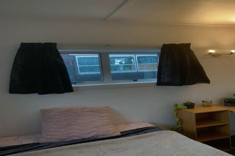 Photo of property in 2/119 Carlisle Road, Northcross, Auckland, 0632