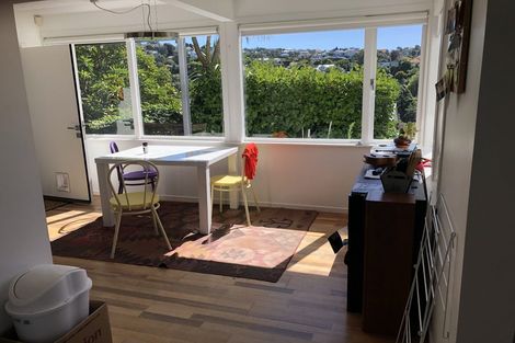 Photo of property in 35 North Terrace, Kelburn, Wellington, 6012