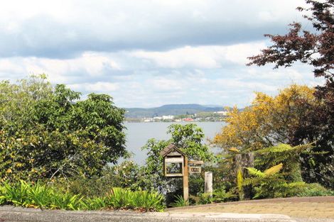 Photo of property in 163 Kawaha Point Road, Kawaha Point, Rotorua, 3010