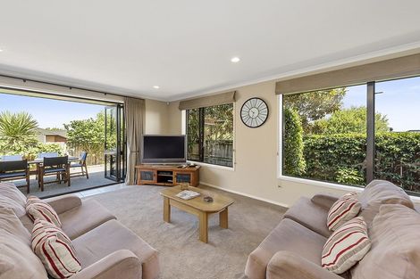 Photo of property in 15 Parkwood Place, Huntington, Hamilton, 3210