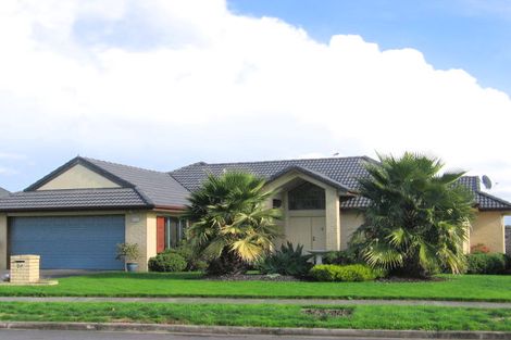 Photo of property in 24 Claremont Way, East Tamaki Heights, Auckland, 2016