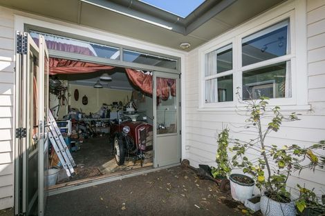 Photo of property in 17a Lincoln Road, Bluff Hill, Napier, 4110