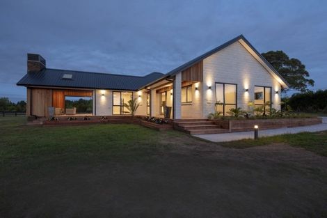 Photo of property in 2 Puriri Park Lane, Waipapa, 0230