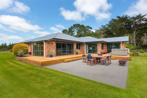 Photo of property in 225a Kairau Road, Brixton, New Plymouth, 4373