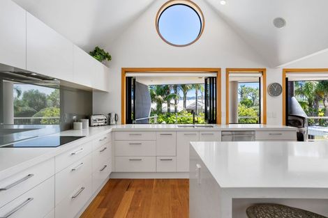 Photo of property in 6 Vista Paku, Pauanui, Hikuai, 3579