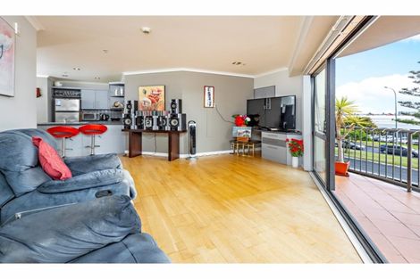 Photo of property in The Rennaissance, 1g/18 Ronwood Avenue, Manukau, Auckland, 2104