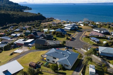 Photo of property in 33 Turangitukua Terrace, Kuratau, Turangi, 3381