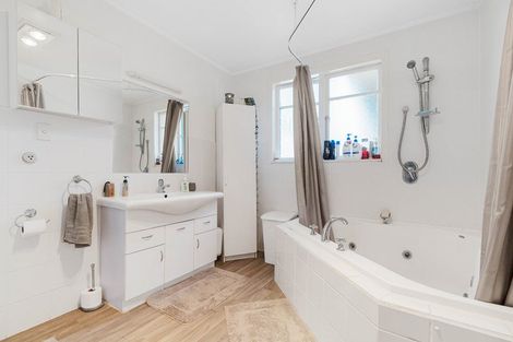 Photo of property in 45d Brandon Street, Featherston, 5710