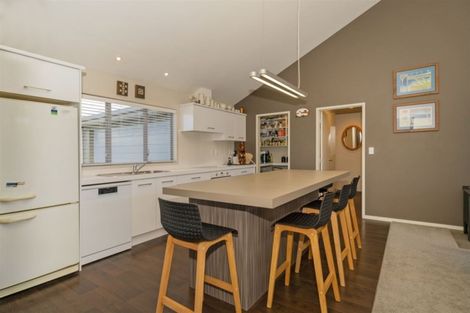 Photo of property in 10 Dotterel Place, Whitianga, 3510