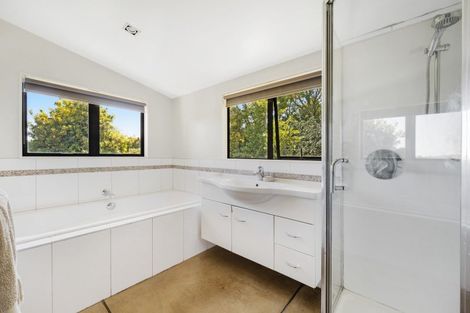 Photo of property in 69 Clevedon Kawakawa Road, Clevedon, Papakura, 2585