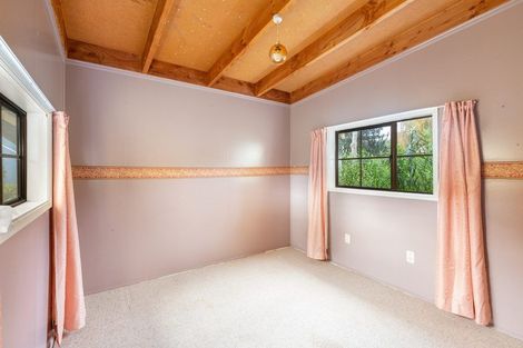 Photo of property in 17 Harbour View Road, Leigh, 0985