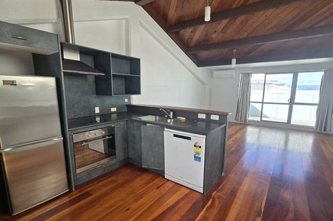 Photo of property in Metro Apartments, 8/220 Thorndon Quay, Pipitea, Wellington, 6011