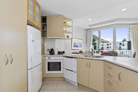 Photo of property in Beaumont Apartments, 8/12 Maunganui Road, Mount Maunganui, 3116