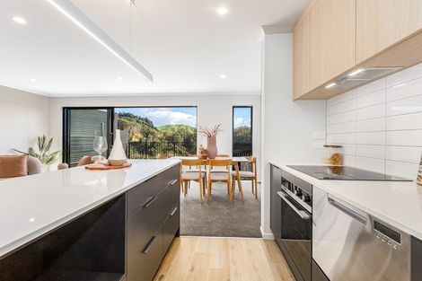 Photo of property in 32 Oakum Road, Whitby, Porirua, 5024