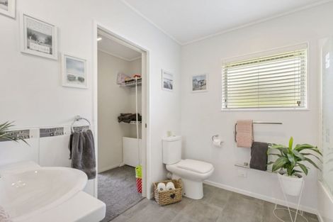 Photo of property in 37 Serene Place, Gulf Harbour, Whangaparaoa, 0930
