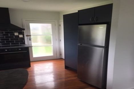 Photo of property in 68 Gladstone Road, Northcote, Auckland, 0627