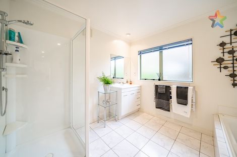 Photo of property in 10 Opurere Grove, Tirohanga, Lower Hutt, 5010