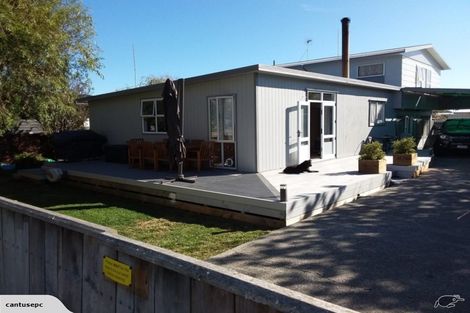 Photo of property in 4 Kennedy Street, Foxton Beach, Foxton, 4815