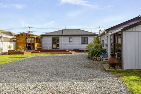 Photo of property in 112 Glover Road, Hawera, 4610