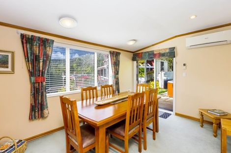 Photo of property in 6 Hobbit Lane, Pinehaven, Upper Hutt, 5371