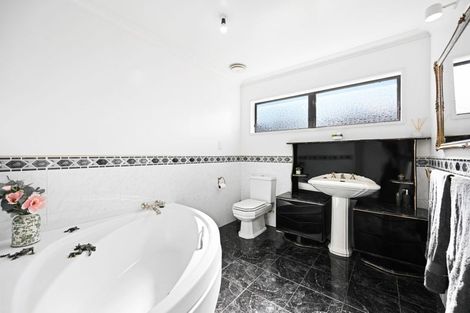 Photo of property in 14 Colstone Street, Glenview, Hamilton, 3206