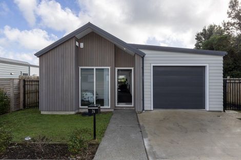 Photo of property in 26 Koru Loop, Paraparaumu, 5032