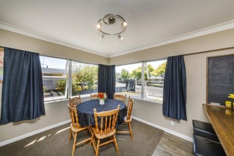Photo of property in 6 Tabak Crescent, Takaro, Palmerston North, 4412