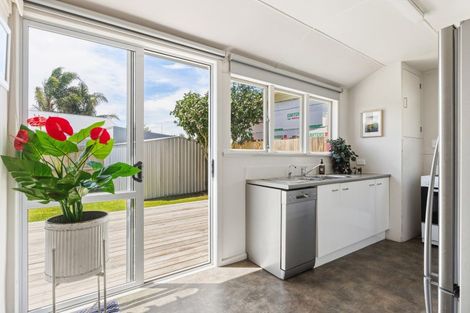Photo of property in 283 Kahutia Street, Gisborne, 4010