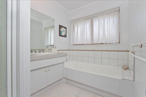 Photo of property in 71 Sandspit Road, Shelly Park, Auckland, 2014