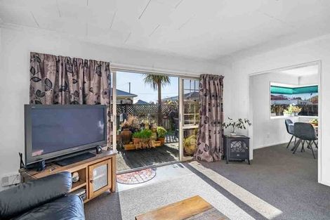 Photo of property in 37 Moa Street, Waikiwi, Invercargill, 9810