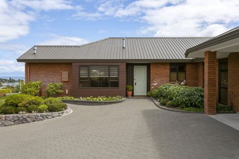 Photo of property in 80 Harvey Street, Waipahihi, Taupo, 3330