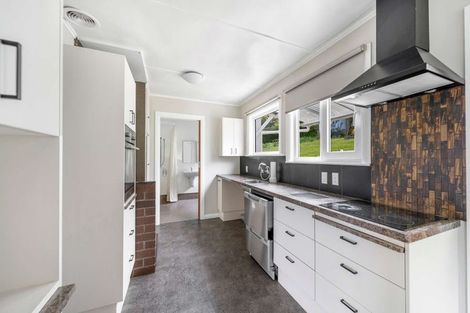 Photo of property in 28 Chatham Street, Waihola, Milton, 9073