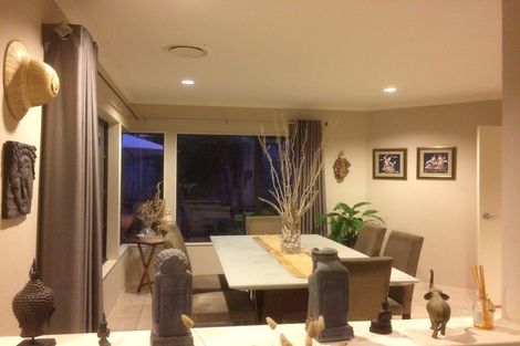 Photo of property in 16 Sayes Close, East Tamaki, Auckland, 2013