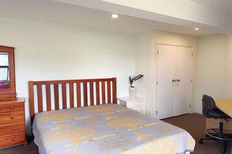 Photo of property in 5 Currey Crescent, Milford, Auckland, 0620