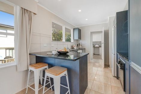 Photo of property in 3 Gladys Avenue, Glenfield, Auckland, 0629