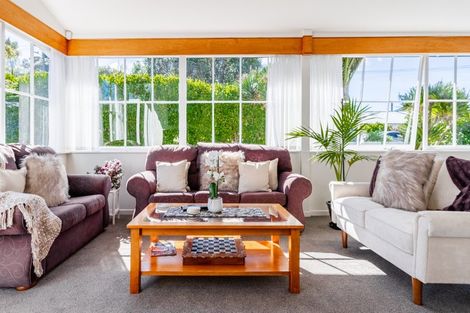 Photo of property in 607 Blockhouse Bay Road, Blockhouse Bay, Auckland, 0600