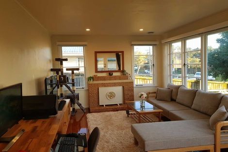 Photo of property in 30 Kamara Road, Glen Eden, Auckland, 0602