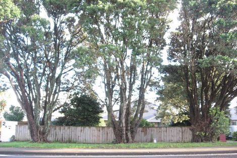 Photo of property in 2a Mellons Bay Road, Howick, Auckland, 2014