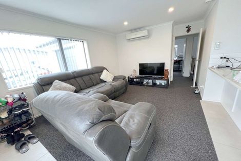 Photo of property in 3 Downsview Road, Pakuranga Heights, Auckland, 2010