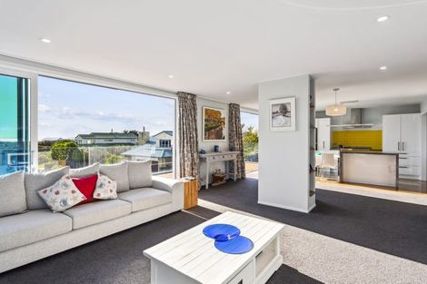 Photo of property in 156 Field Way, Waikanae Beach, Waikanae, 5036